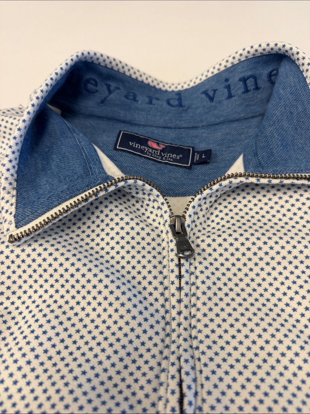 Vineyard Vines White 1/4 Zip-with Blue Star Print
